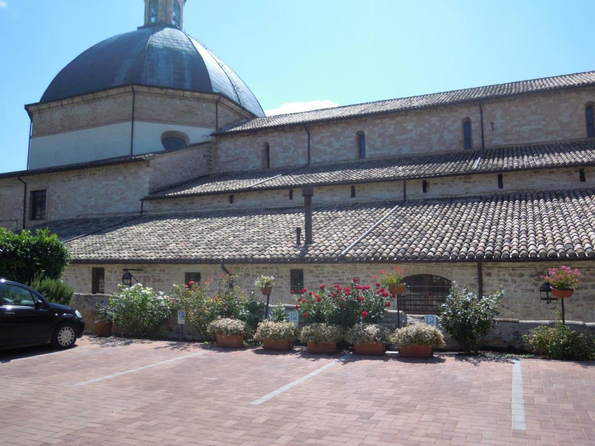 Il Turrione "App. Santa Chiara" Appartement Assisi Buitenkant foto